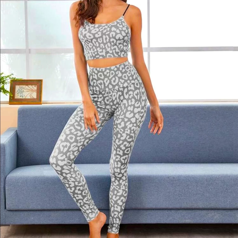 Cheetah Print Fitness Set